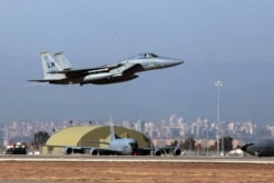 Истребитель ВВС США F-15 взлетает с авиабазы Инджирлик (архивное фото)