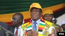 FILE: Zimbabwe's President Emmerson Mnangagwa addressing members of his Zanu PF party in Gweru town, about 350 kilometers south of Harare, May 31, 2018. (S. Mhofu for VOA) 