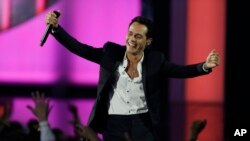 Marc Anthony agradeció a su público y rindió homenaje al salsero Cheo Feliciano de quien dice aprendió a vivir.