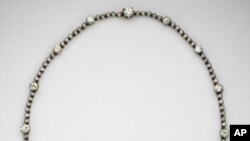 Thomas Cullinan, owner of the Cullinan Premier mine in South Africa, gave the Cullinan Blue Diamond necklace to his wife