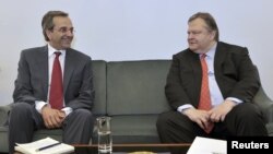 Yeni Demokrasi lideri Samaras ve Pasok lideri Venizelos koalisyon görüşmelerinde