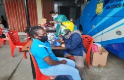 Ratusan atlet National Paralympic Committee (NPC) Papua menjalani rapid test, Jumat, 5 Juni 2020. (Foto: Humas Pemprov Papua)