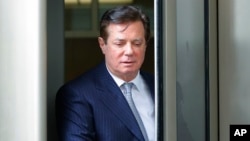 Paul Manafort, President Donald Trump's former campaign chairman, leaves the federal courthouse in Washington, Feb. 14, 2018.