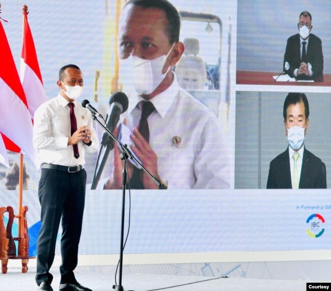 Menteri Investasi Bahlil Lahadalia berjanji pabrik tersebut akan menyerap paling banyak tenaga kerja dari Indonesia. (Setpres RI)