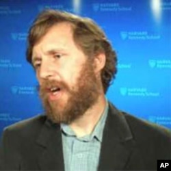 مایکل سمپل، نمایندۀ پیشین ملل متحد برای افغانستان -در زمان رژیم طالبان - و استاد پوهنتون هاروارد