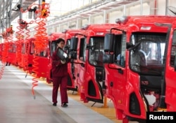 중국 안후이성 푸양 시의 자동차 공장. (자료사진)