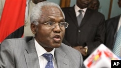 Francis Muthaura, one of the accused, speaks to journalists in Nairobi, Kenya, 15 Dec 2010