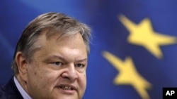 Greece's Finance Minister Evangelos Venizelos addresses reporters during a news conference in Athens September 2, 2011.