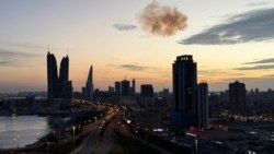 Maname a Behreyn dûman ji esmanî bilind dibe