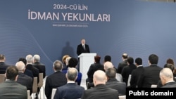 İlham Əliyev idmançılarla (Mənbə: Prezident Administasiyası)