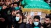Líder de Hamás es enterrado en campamento palestino de Beirut, multitud lo despide