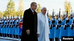 El papa Francisco junto al presidente de Turquía Tayyip Erdogan.