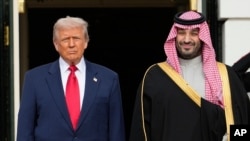 دونالد ترامپ، رئیس‌جمهوری آمریکا، در کنار محمد بن سلمان، ولیعهد عربستان - آرشیو