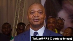 L'ex-ministre de l'Intérieur, Emmanuel Ramazani Shadary, candidat désigné par le président Joseph Kabila pour l'élection présidentielle prévue le 23 décembre en République démocratique du Congo, lors d’un rassemblement à Kinshasa, 25 septembre 2018. (Twit