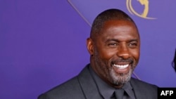 L'acteur Idris Elba arrive à la 76e cérémonie des Emmy Awards au Peacock Theatre à Los Angeles le 15 septembre 2024. 