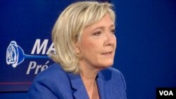 ຜູ້ສະໝັກປະທານາທິບໍດີຝຣັ່ງ ຈາກພັກຂວາຈັດ ທ່ານນາງ Marine Le Pen ກ່າວວ່າ ທ່ານນາງ ສະໜັບສະໜຸນ ປະທານາທິບໍດີທີ່ຖືກເລືອກໃໝ່ຂອງສະຫະລັດ ທ່ານ
Donald Trump ຍ້ອນນະໂຍບາຍການຕ່າງປະເທດ ຂອງທ່ານ ເບິ່ງຄືວ່າ ຈະບໍ່ເປັນໄພຕໍ່ຝຣັ່ງ.
