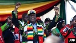 Zimbabwe's President Emmerson Mnangagwa addresses a rally in Bulawayo, June 23, 2018.