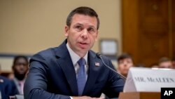 El secretario interino de Seguridad Nacional, Kevin McAleenan, testifica ante la Comisión de Supervisión y Reforma de la Cámara de Representantes en Washington, D.C., el jueves, 18 de julio de 2019.