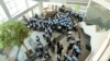 حدود ۵۰۰ مامور پلیس به دفتر یک روزنامه دموکراسی‌خواه در هنگ کنگ یورش بردند