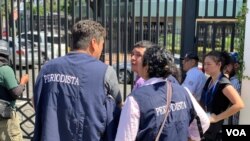 El peligro a contagiarse de COVID-19 siempre está latente en Nicaragua cuando los periodistas cubren algún evento o suceso.