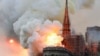 La cathédrale Notre-Dame de Paris en feu le 15 avril 2019.