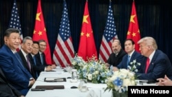지난해 10월 30일 트럼프 대통령이 부산에서 열린 아시아태평양경제협력체(APEC) 정상회의 계기 중 중국 시진핑 국가주석과 회동하고 있다.