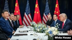 美国总统特朗普与中国国家主席习近平在韩国釜山APEC峰会间隙举行会晤。(2025年10月30日) 