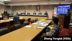 台湾立法院内政委员会5月5号会议现场(美国之音张永泰拍摄)