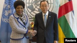 Shugabar gwamnatin rikon kwarya ta Afirka ta Tsakiya Catherine Samba-Panza da Babban Sakataren Majalisar Dinkin Duniya Ban Ki-moon