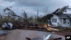 Šteta posle tornada u Glen Alenu u Misuriju, 5. aprila 2023. (Foto: AP/Josh Wells)