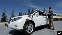 Brian Torcellini, ketua team mobil mandiri Google di kantor Google di Mountain View, California (foto: dok).