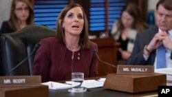 Senator AS Martha McSally memberikan keterangan dalam sidang dengar pendapat di Senat AS, Rabu (6/3). 