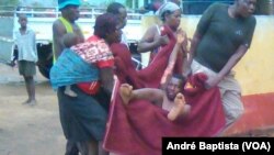 Des blessés sont transportés à l'hôpital de Tete, Mozambique, le 17 novembre 2016.