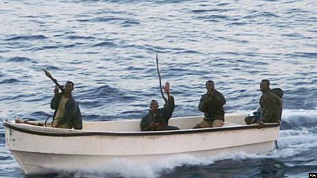 Sebuah kelompok bajak laut Somalia.
