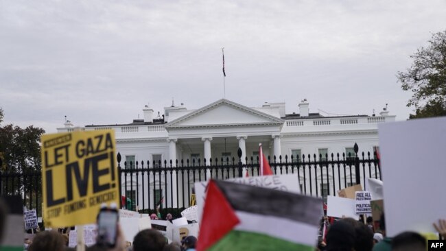 Göstericiler, Özgürlük Meydanı'ndan Beyaz Saray'a yürüdü.