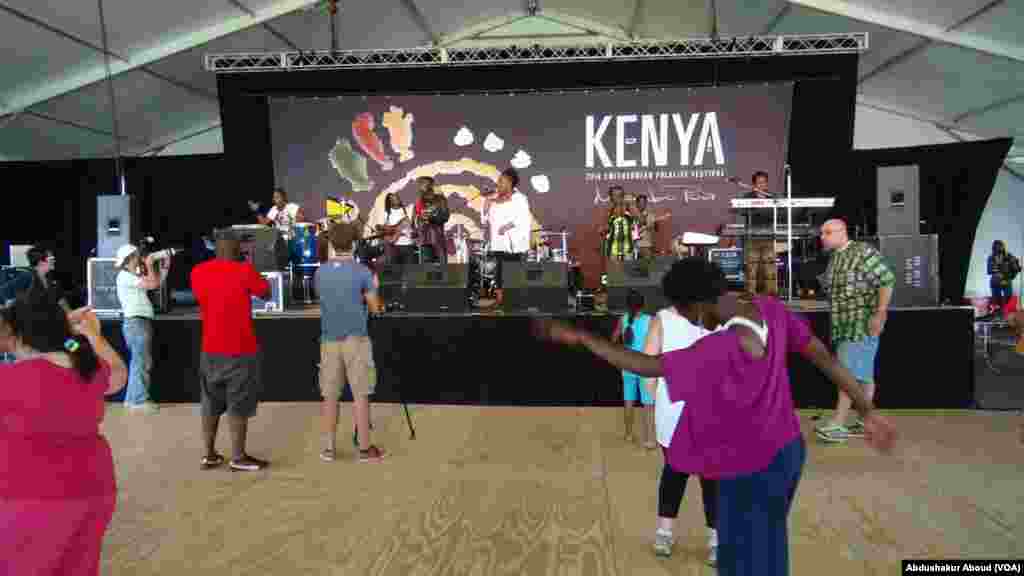 Ukumbi wa muziki kwenye maonesho ya Utamaduni Washington