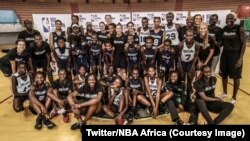 Des basketteuses sélectionnées dans 8 pays africains, au premier camp d'entraînement féminin de la NBA en Afrique, Dakar, 12 mai 2018. (Twitter/NBA Africa)