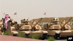 Militer AS ikut serta dalam parade untuk memperingati pembebasan Kuwait dari Irak, di Subiya, Kuwait (foto: dok).