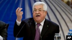 Presiden Palestina Mahmoud Abbas dengan tegas menolak rencana perdamaian usulan Trump dalam pidato di Ramallah, Tepi Barat, Selasa (28/1).