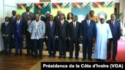 Cérémonie d'ouverture du Sommet extraordinaire des Chefs d'Etat et de Gouvernement de la Communauté Economique des Etats de l'Afrique de l'Ouest (CEDEAO) sur la maladie à virus Ebola et sur la situation au Burkina Faso, ce jeudi 6 novembre 2014, à Accra au Ghana.