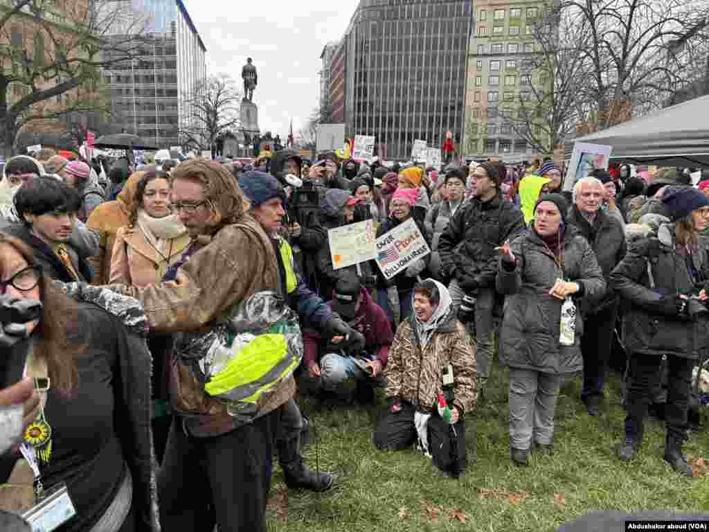 Maandamano ya "People's March" yanza kutoka uwanja wa Farugaut, Washington