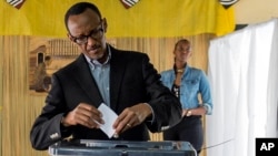 Le président rwandais Paul Kagame lors du referendum constitutionnel du 18 décembre 2015