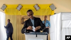 Paul Kagamé, lors du référendum sur la limitation des mandats présidentiels au Rwanda, le 18 décembre 2015.(AP Photo)