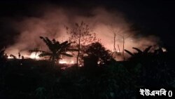 রোহিঙ্গা ক্যাম্পে আগুন