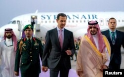 Presiden Suriah Bashar al-Assad tiba di Jeddah, untuk menghadiri KTT Liga Arab. (Foto: SANA via Reuters)