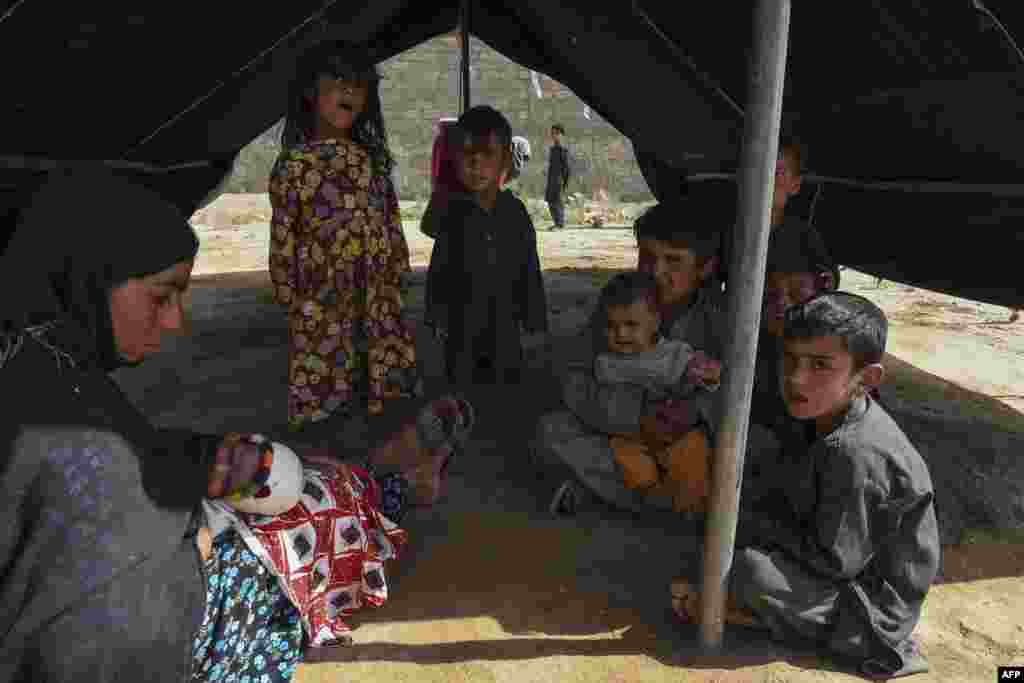 Afg'oniston-Pokiston chegarasidagi muhojirlar 