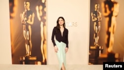 La nominada al Oscar a Mejor Actriz de Reparto, Monica Barbaro, asiste a la recepción de la Academia de las Artes y Ciencias Cinematográficas para los nominados a la 97ª edición de los Premios Oscar en Los Ángeles, el 25 de febrero de 2025.