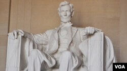 Patung Abraham Lincoln di Washington, DC. Lincoln adalah presiden AS ke-16 (1861-1865) dan salah satu yang dianggap paling berjasa bagi Amerika.