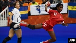 Hillary Ikondo ya RDC na match ya Coupe du monde ya handball ya basi na Argetine na Kamamoto, Japon, 6 décembre 2019.