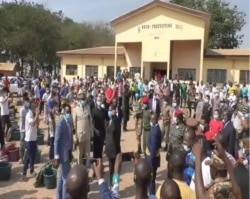 Cameroon authorities say more than 250 foreign workers in the CAR have crossed over to Cameroon within the past week. (Moki Edwin Kindzeka/VOA)